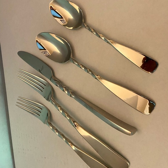 65 piece set 13 place settings, 5 Piece Gorham Aura Twist Place settings plus - Picture 2 of 8